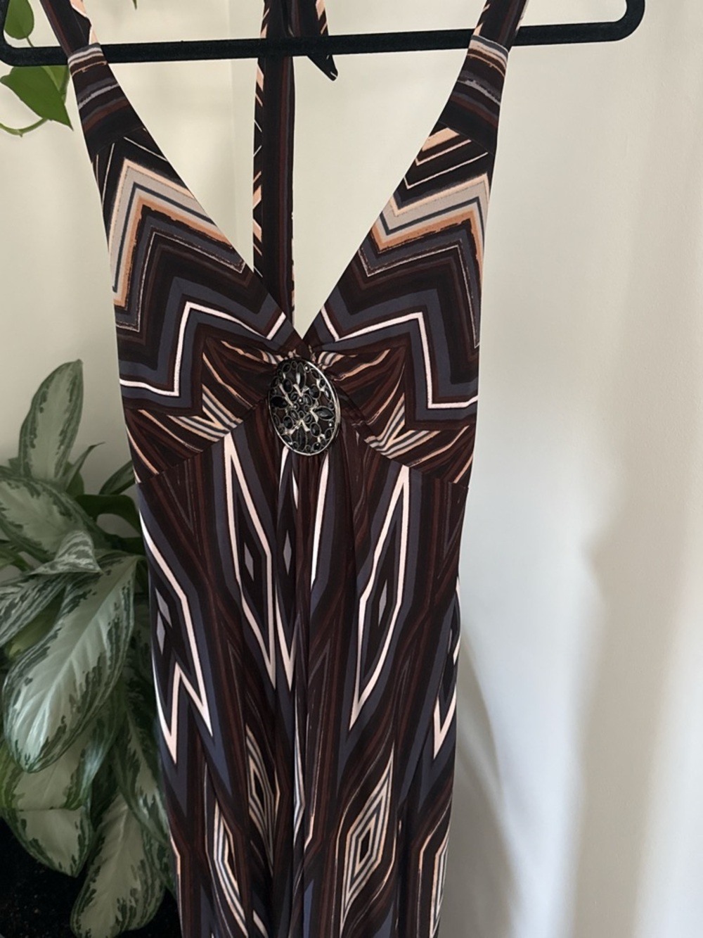 Valerie Bertinelli Brown and Cream V-Neck Patterned Halter Dress